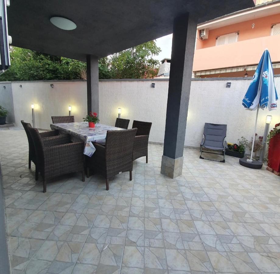 Apartman Karla Ядрия Екстериор снимка