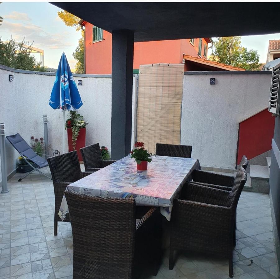 Apartman Karla Ядрия Екстериор снимка