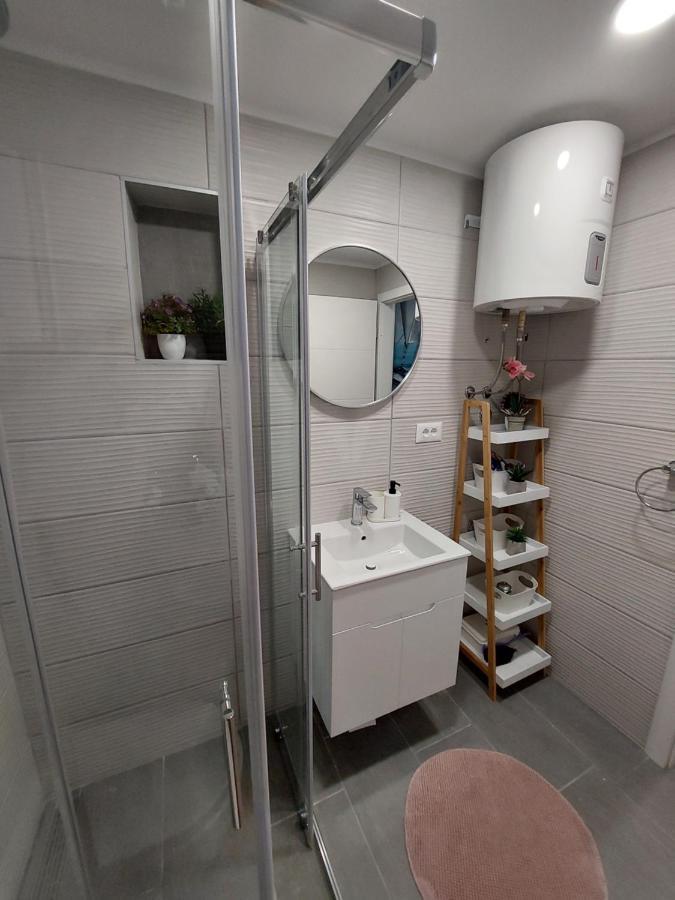 Apartman Karla Ядрия Екстериор снимка
